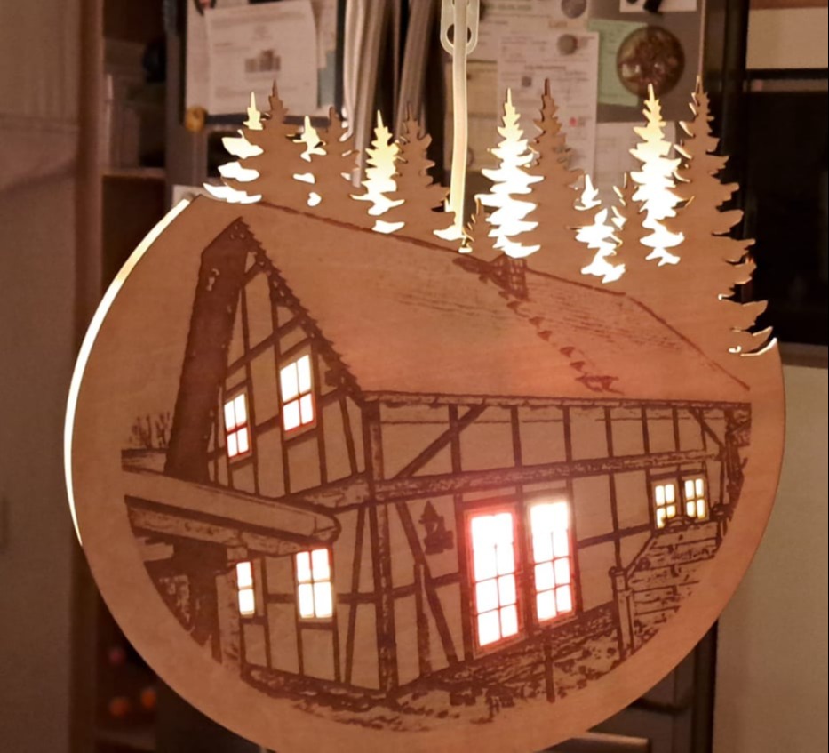 Fensterbild beleuchtet